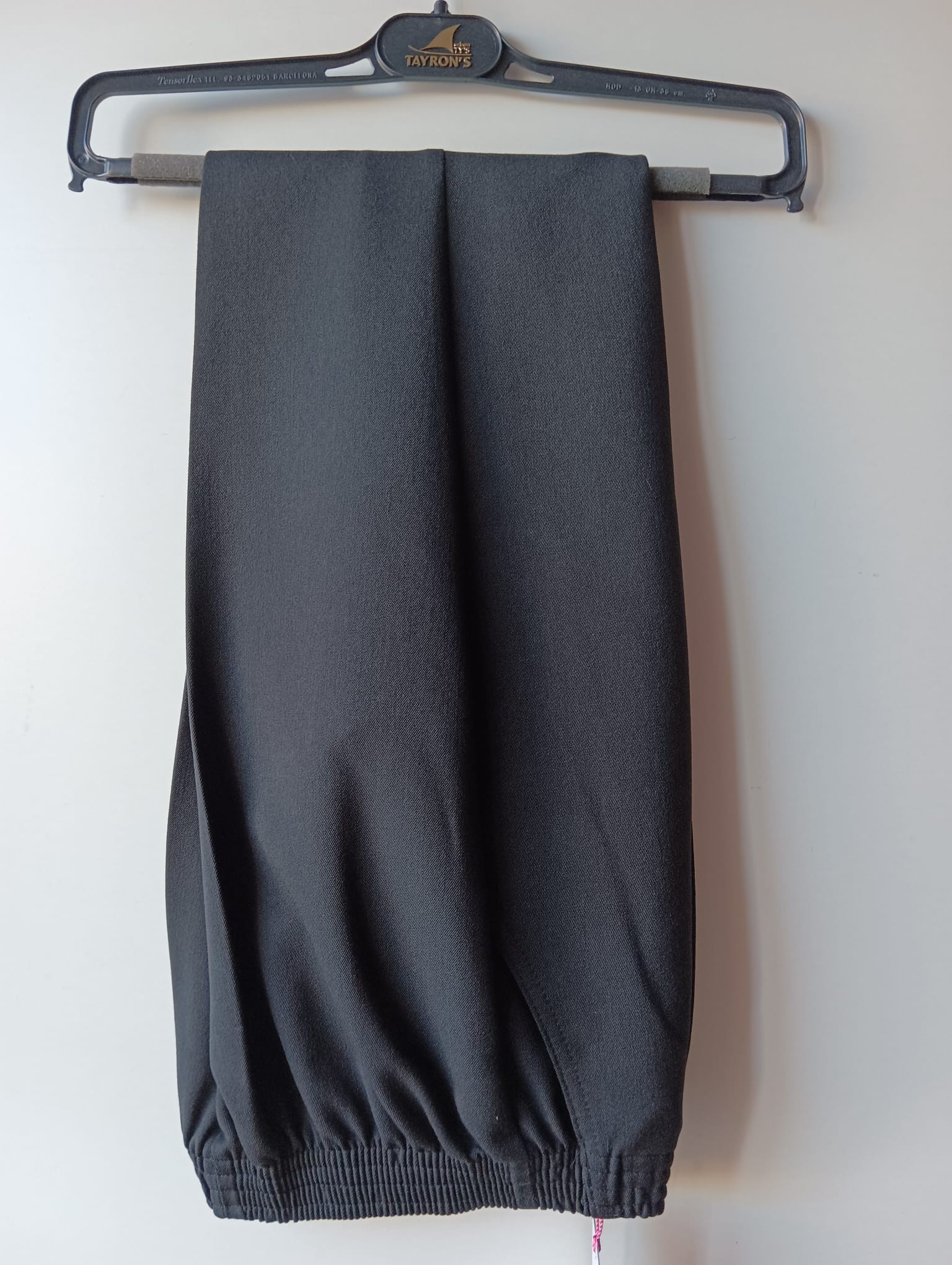 PANTALON RECTO NEGRO MUJER GOMA TAYRON´S - Modas